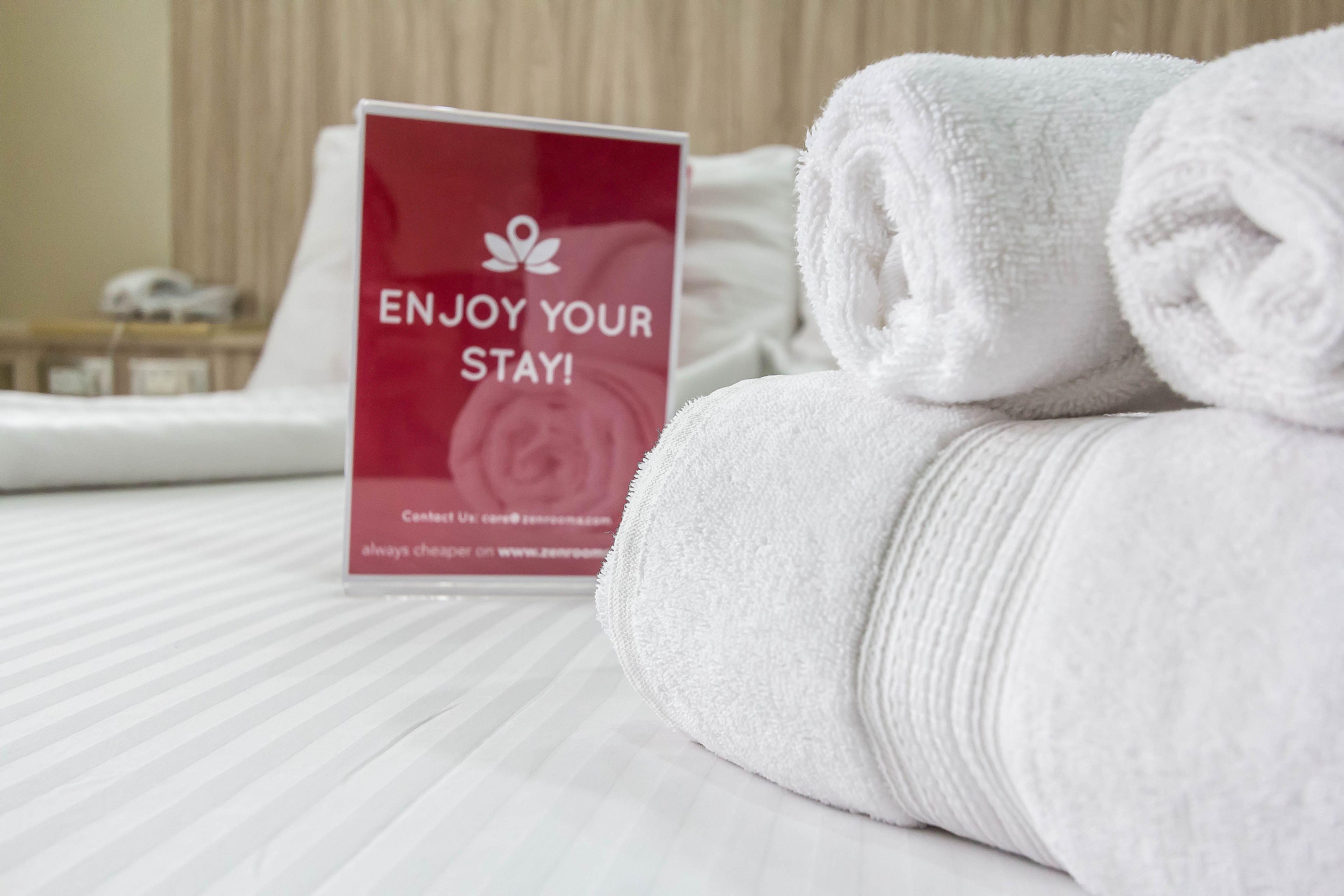 Zen Premium Banilad Hotel Cebu Buitenkant foto